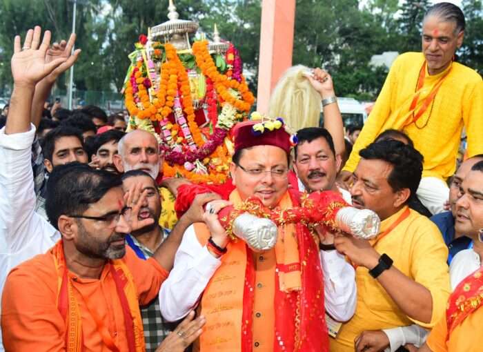 मुख्यमंत्री ने देहरादून में बाबा बौखनाग की पूजा-अर्चना कर प्रदेश की खुशहाली की कामना की